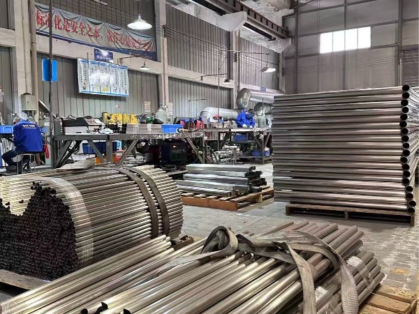 2026 不銹鋼護(hù)欄選購全攻略：材質(zhì)、厚度、工藝 3 大核心維度不踩坑