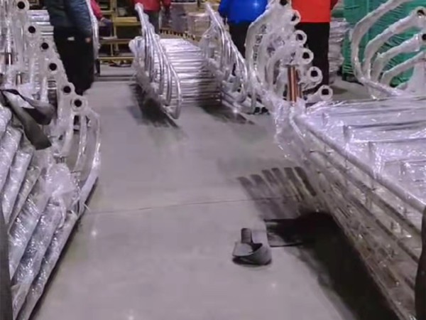 喜師傅316不銹鋼爬梯可以安裝在泳池？