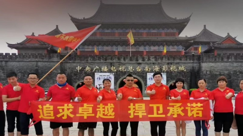 不銹鋼護(hù)欄廠家團(tuán)隊(duì)