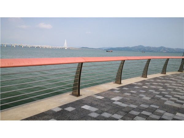 為什么還在猶豫選擇什么護欄？不銹鋼護欄他不香嗎？