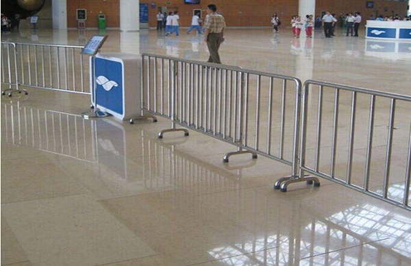 可移動(dòng)不銹鋼鐵馬欄桿