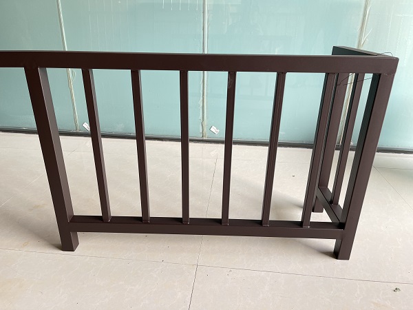 喜師傅護(hù)欄助力小區(qū)空調(diào)外機(jī)不銹鋼護(hù)欄